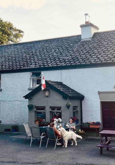 Tom Rocky'S Farmyard Villa Templemore Buitenkant foto