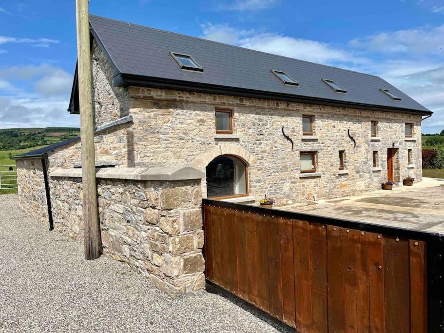 Tom Rocky'S Farmyard Villa Templemore Buitenkant foto