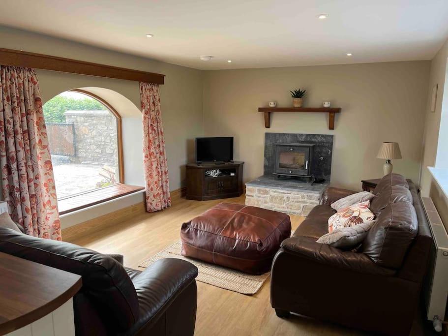 Tom Rocky'S Farmyard Villa Templemore Buitenkant foto